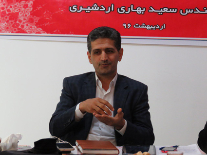 منتسب به جریان اصلاح طلبی هستم/شهرداری نباید وارد مسائل فرعی شود