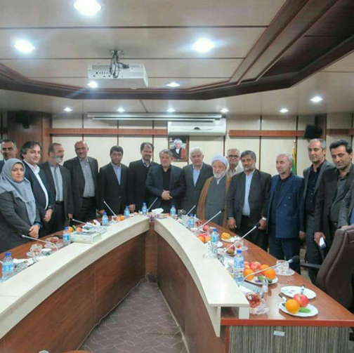 هر چه پیش میرویم خزانه کشور وضعیت بدتری پیدا می کند/ پول به ارز تبدیل و از کشور خارج میشود