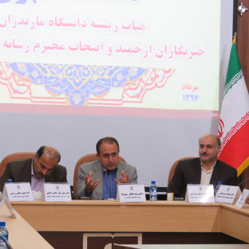 دانشگاهها به مرکز مدرکسازی تبدیل شدهاند