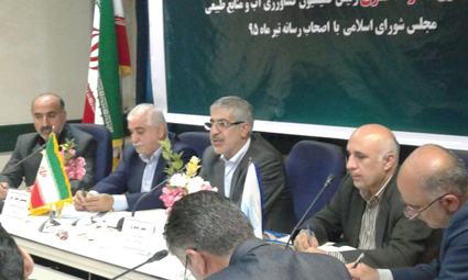 ارائه آمارهای نادرست را می پذیرم، اما با تغییر مسئولان مخالفم