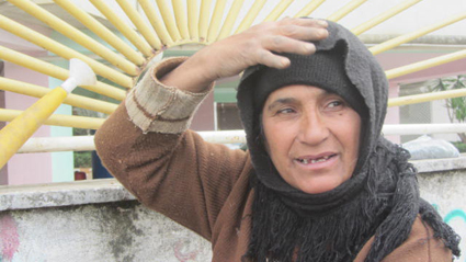 اینجا زنی زندگی میکند که زندگی نمیکند